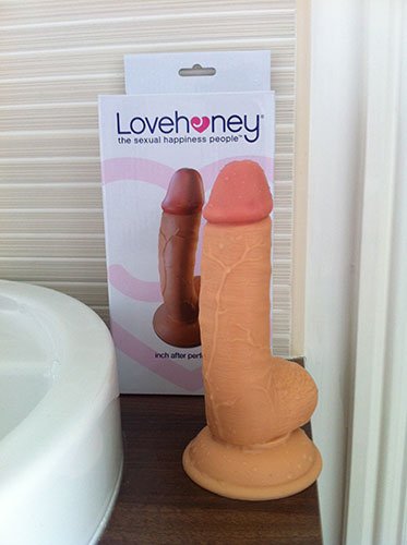 Butt Plugs VS Dildos; Are They Better Than a Prostate Massager? Photo of the Lovehoney Lifelike Lover Classic realistic dildo 6 inch