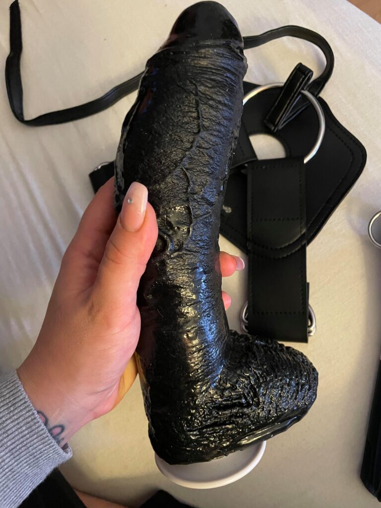 Fetish Fantasy Extreme Hollow Strap-On Review