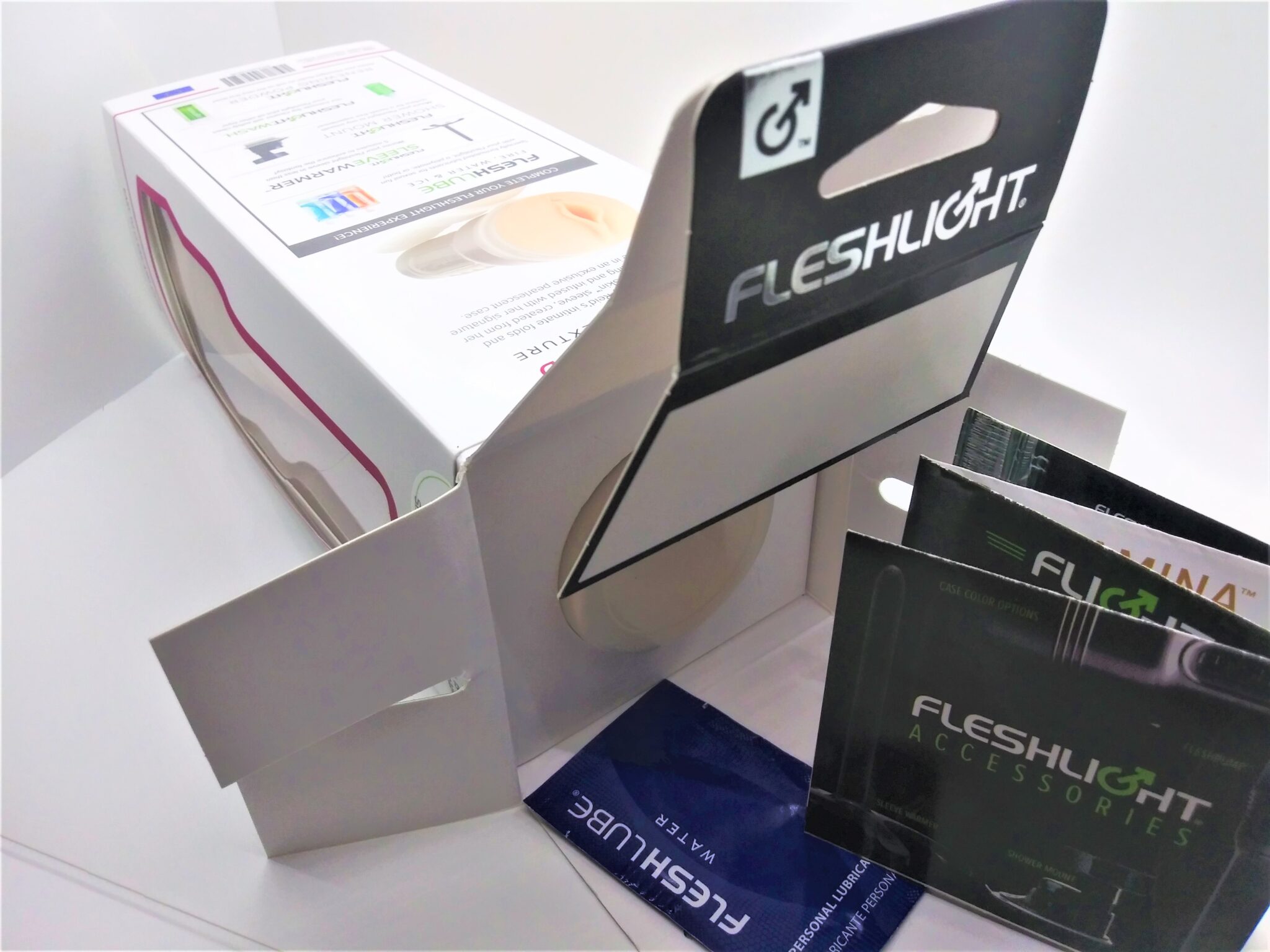 Fleshlight Riley Reid Utopia The Fleshlight Riley Reid Utopia: The Packaging Experience