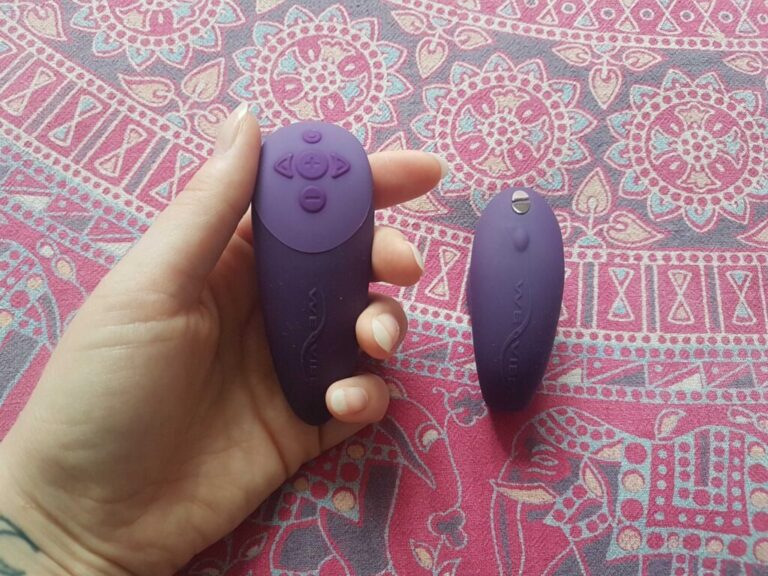 We-Vibe Chorus - Remote Controlled Couple's Vibrator Review