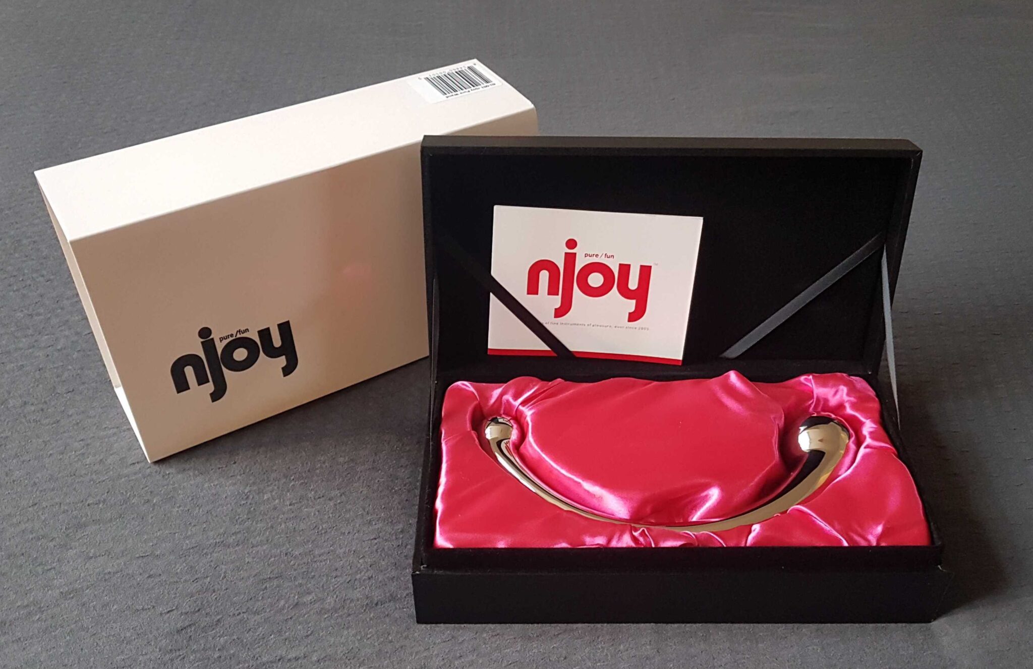 Njoy Pure Wand Stainless Steel Dildo. Slide 2