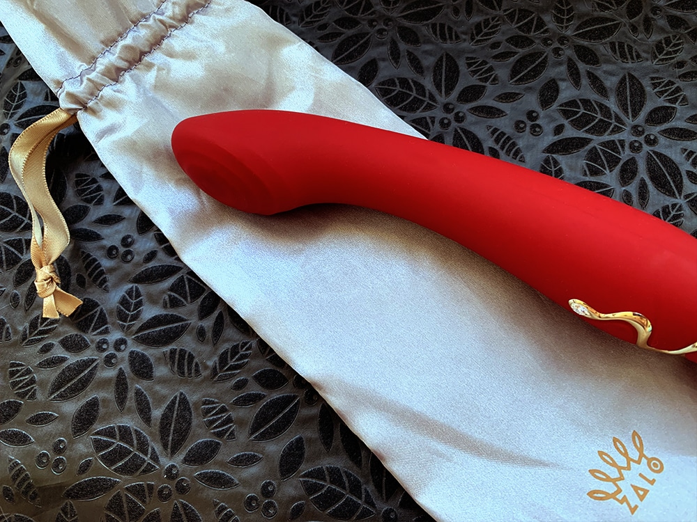 ZALO Queen Set - G-Spot Pulsewave Vibrator with Suction Sleeve. Slide 8