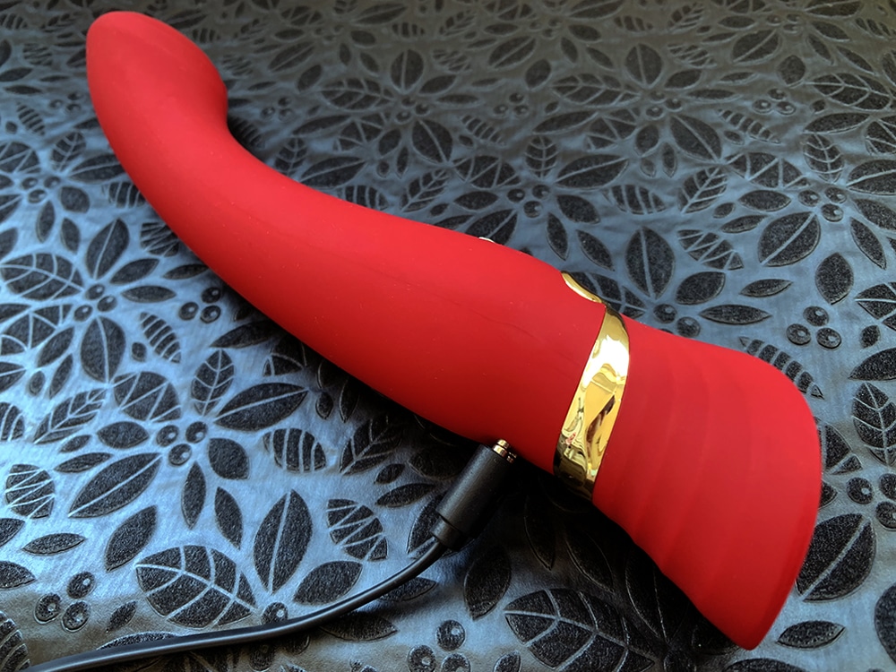 ZALO Queen Set - G-Spot Pulsewave Vibrator with Suction Sleeve. Slide 7