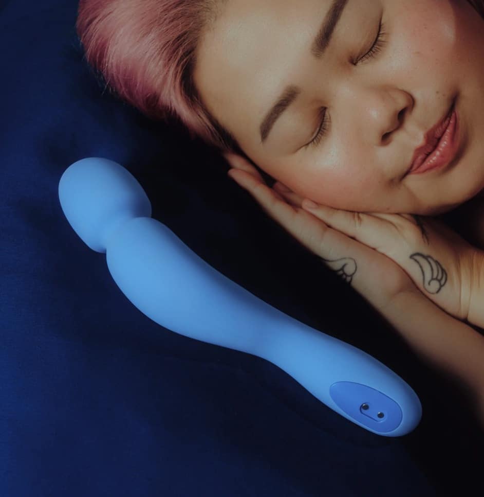 The Com Wand Vibrator by Dame. Slide 5