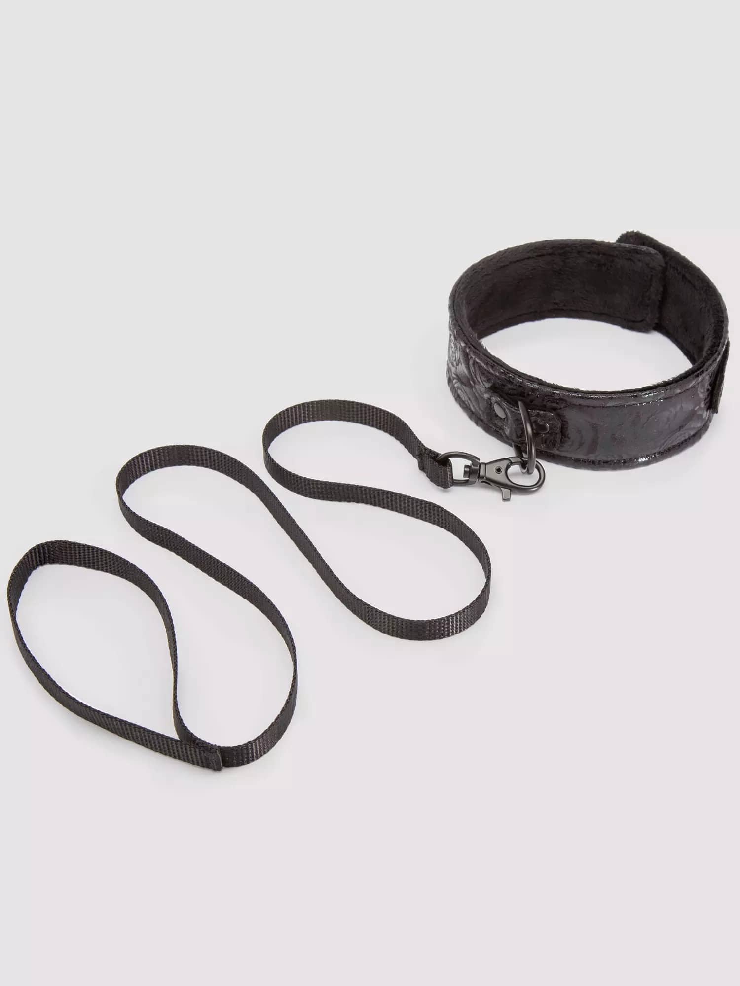 16 Best Bondage Collars Sex Collars Reviewed by a BDSM Expert picture