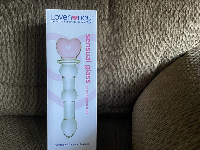 Crystal Heart Wavy Glass Dildo 6 Inch Review