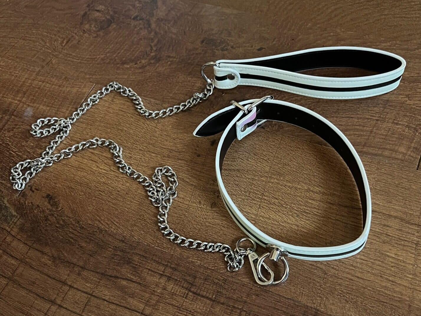 Bondage Boutique Glow-in-the-Dark Collar and Leash Quality