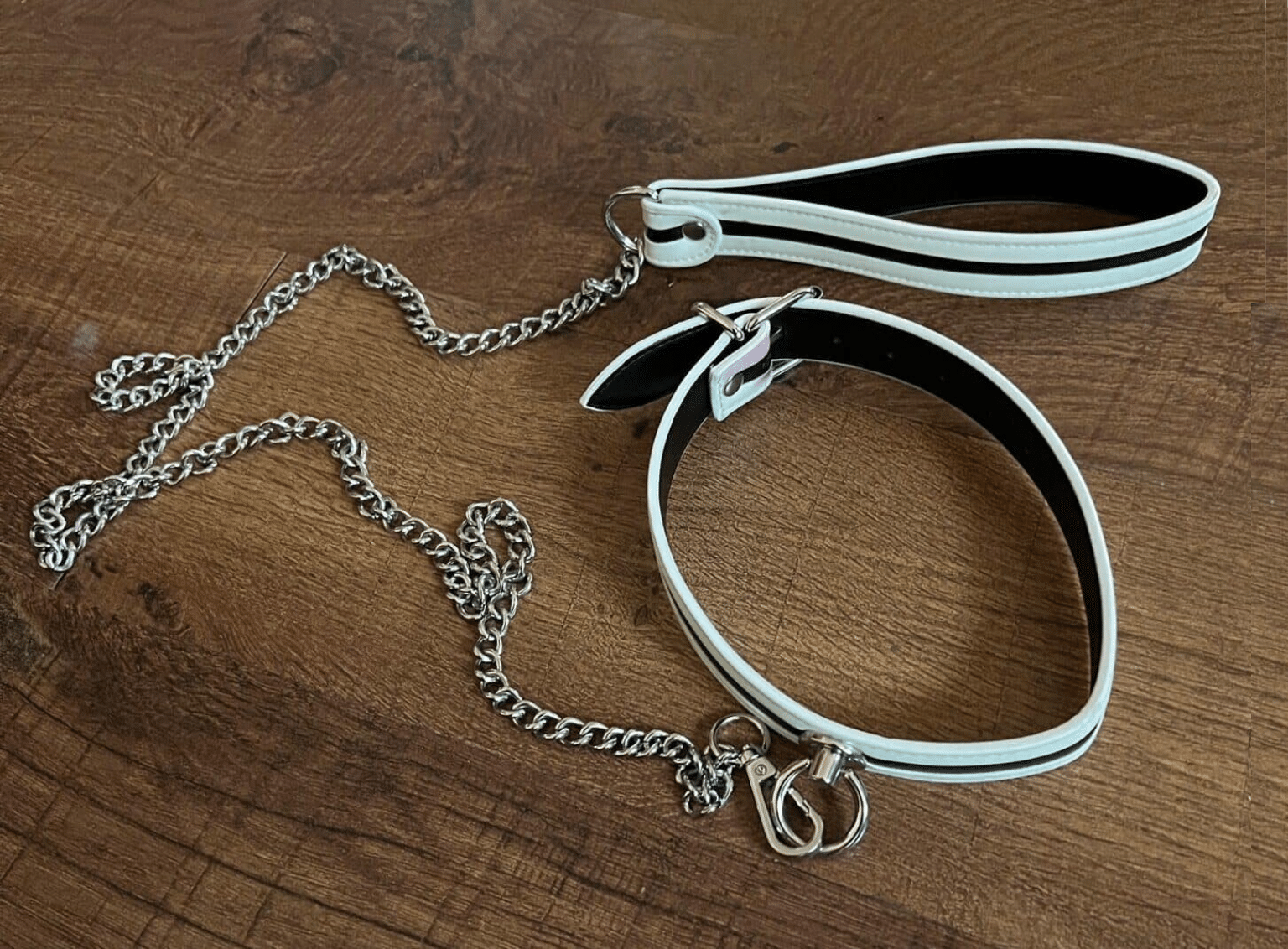 Bondage Boutique Glow-in-the-Dark Collar and Leash Review