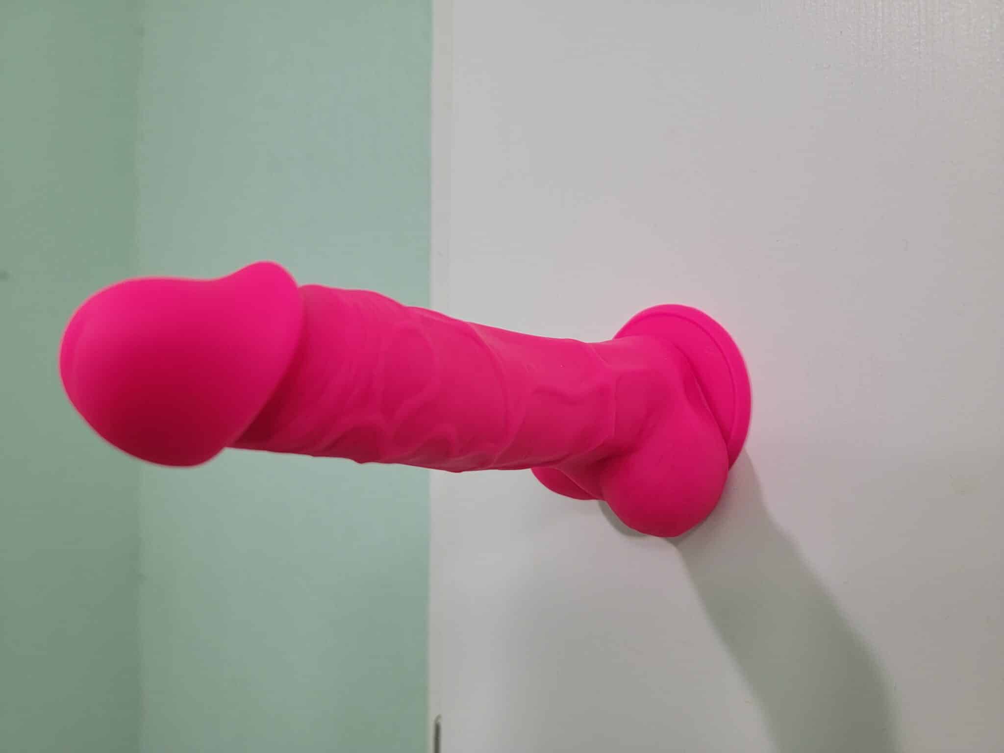Colours Pleasures 5 Inch Dildo A Closer Look at the Colours Pleasures 5 Inch Dildo’s Ease of Use