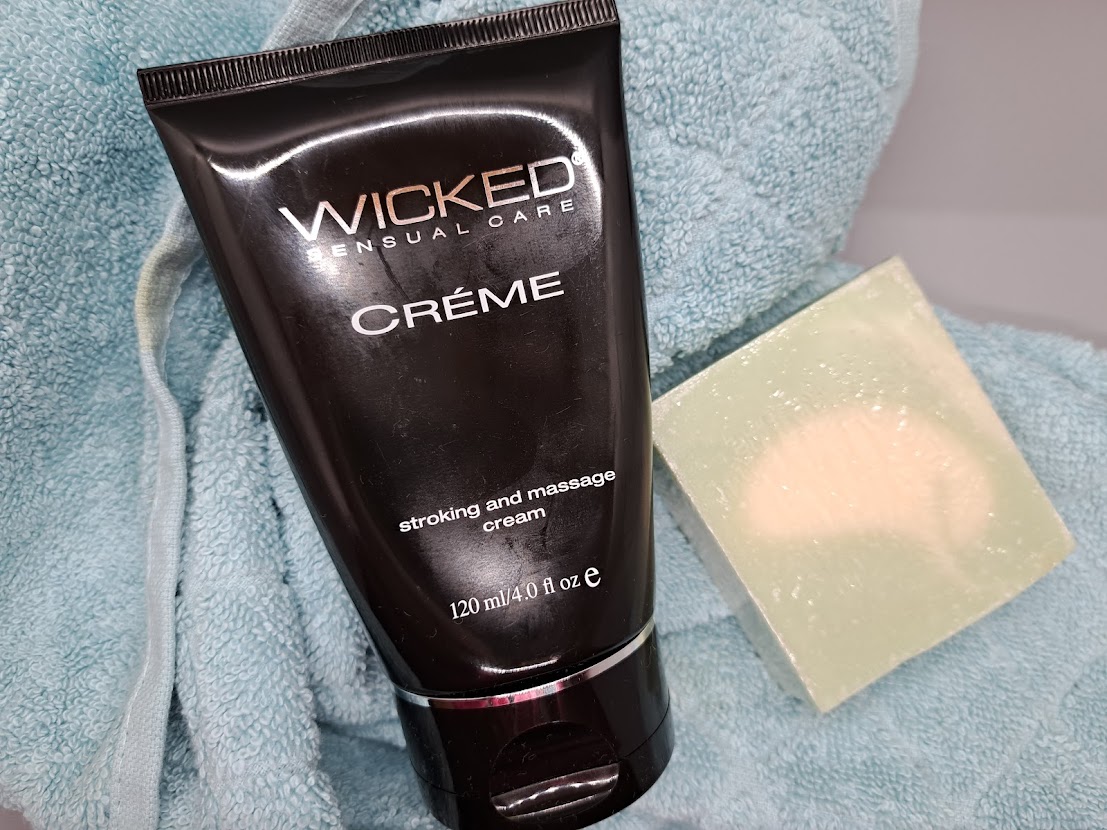 Wicked Stroking and Massage Cream Materials and care