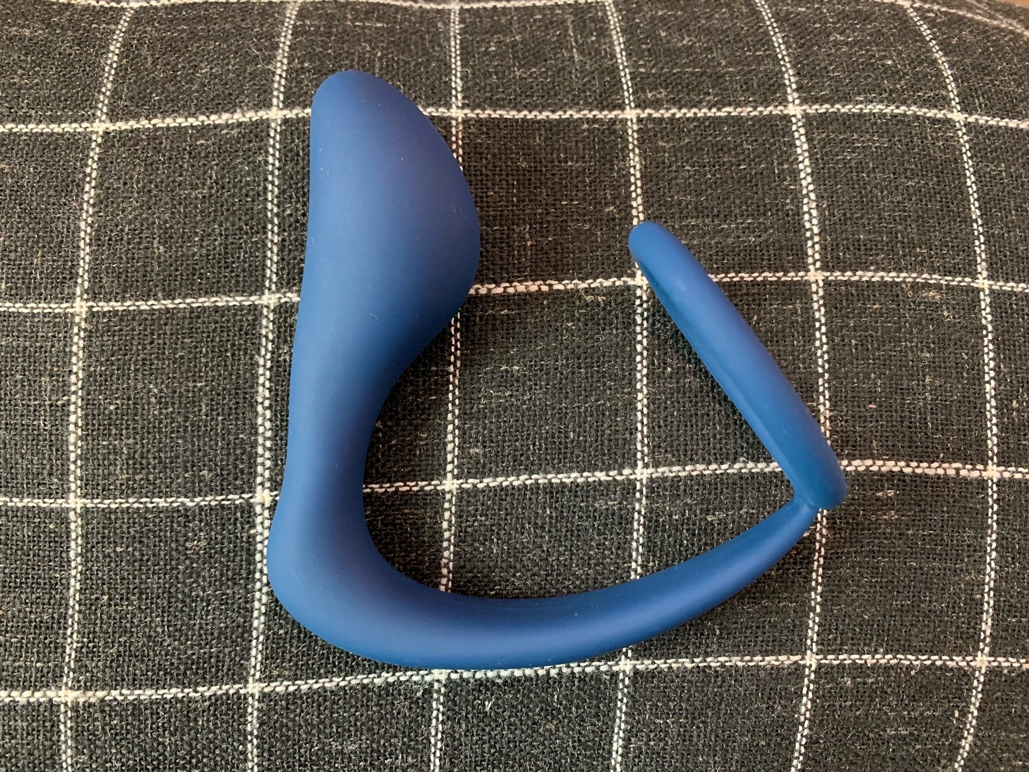 Lynk Plugged Cock Ring Prostate Massager. Slide 8