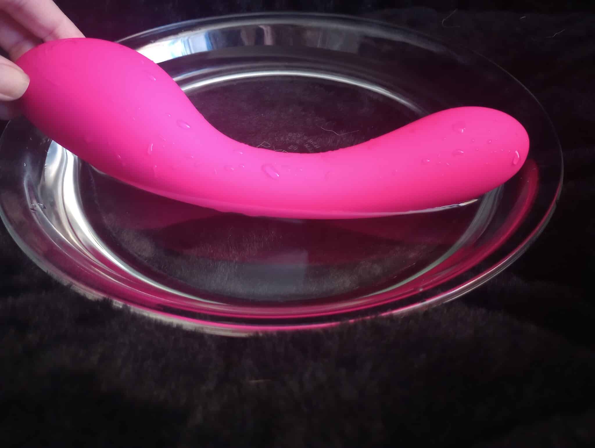 The Swan Wand Dual Ended Vibrator. Slide 9