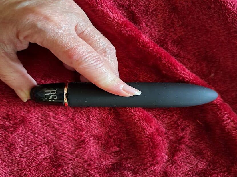Rianne S Classique Stud Black Vibrator A Closer Look at the Rianne S Classique Stud Black Vibrator’s Ease of Use