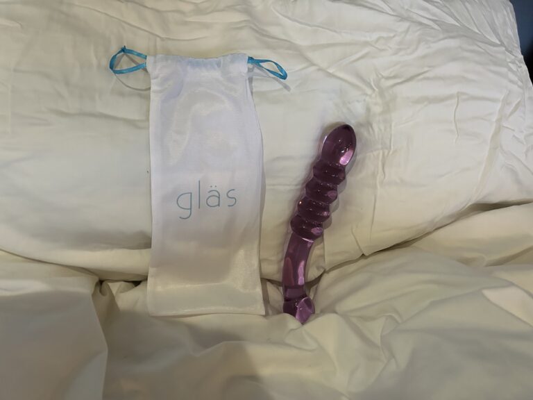 Gläs Purple Rain Ribbed Glass Dildo Review