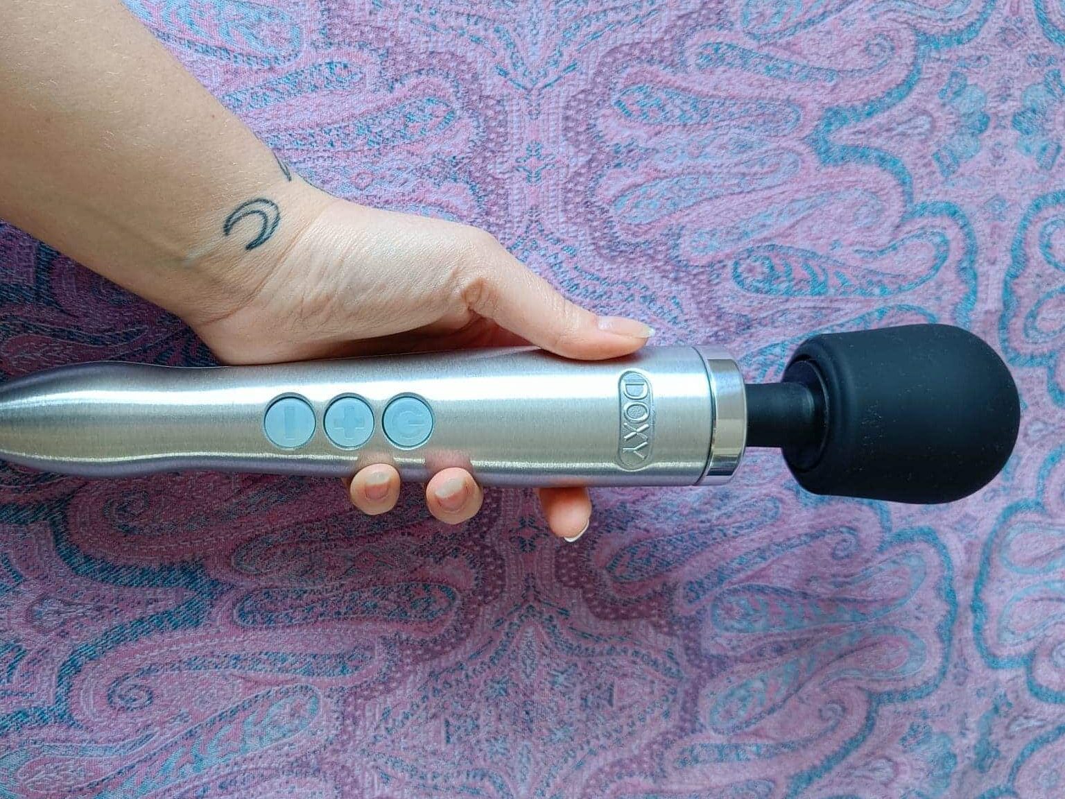 beste wand vibrator Best Wand Vibrators [ACTUALLY Tested & Reviewed] main image 1