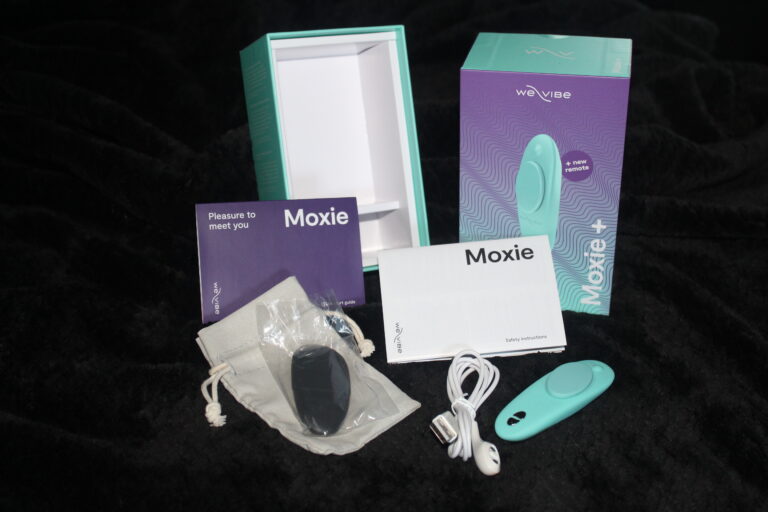 We-Vibe Moxie + Clitoral Panty Vibrator Review
