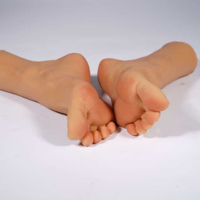 Isabella's Feet Size 36. Slide 2