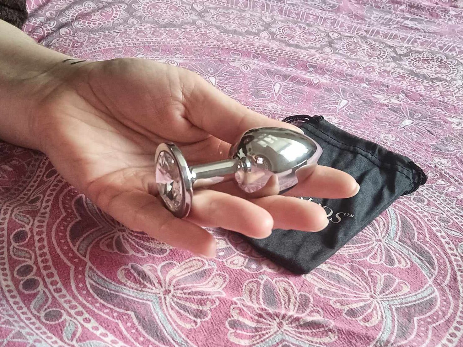 Rosebuds Butt Plug with Swarovski Crystal review