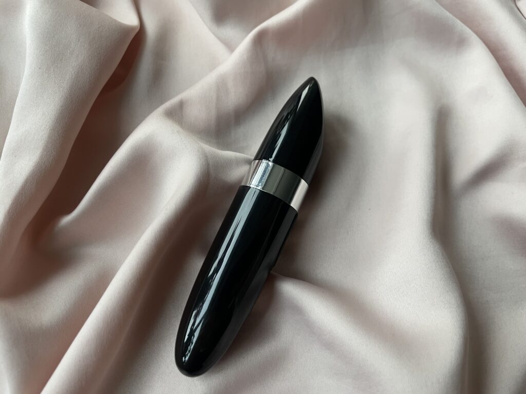 LELO MIA 2 Review [Tried & Tested]