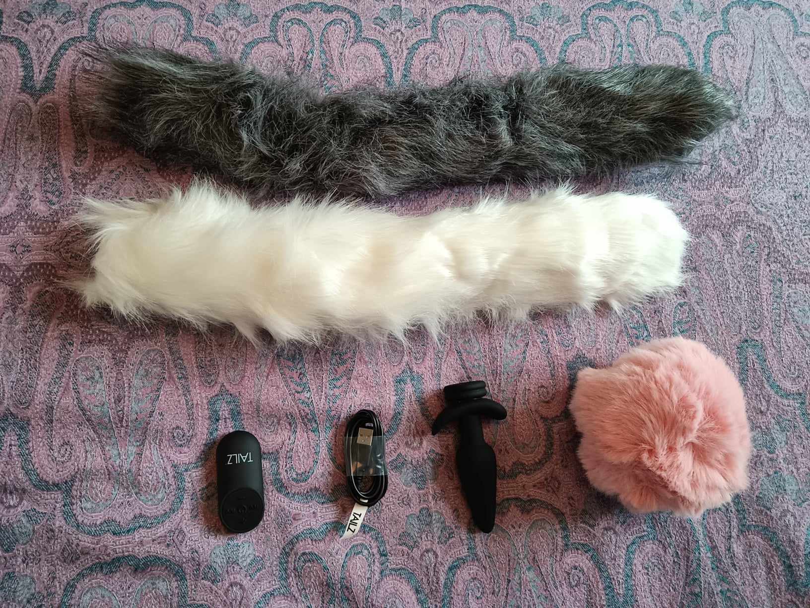 Tailz Snap-On Anal Vibe and 3 Interchangeable Tails Set. Slide 3