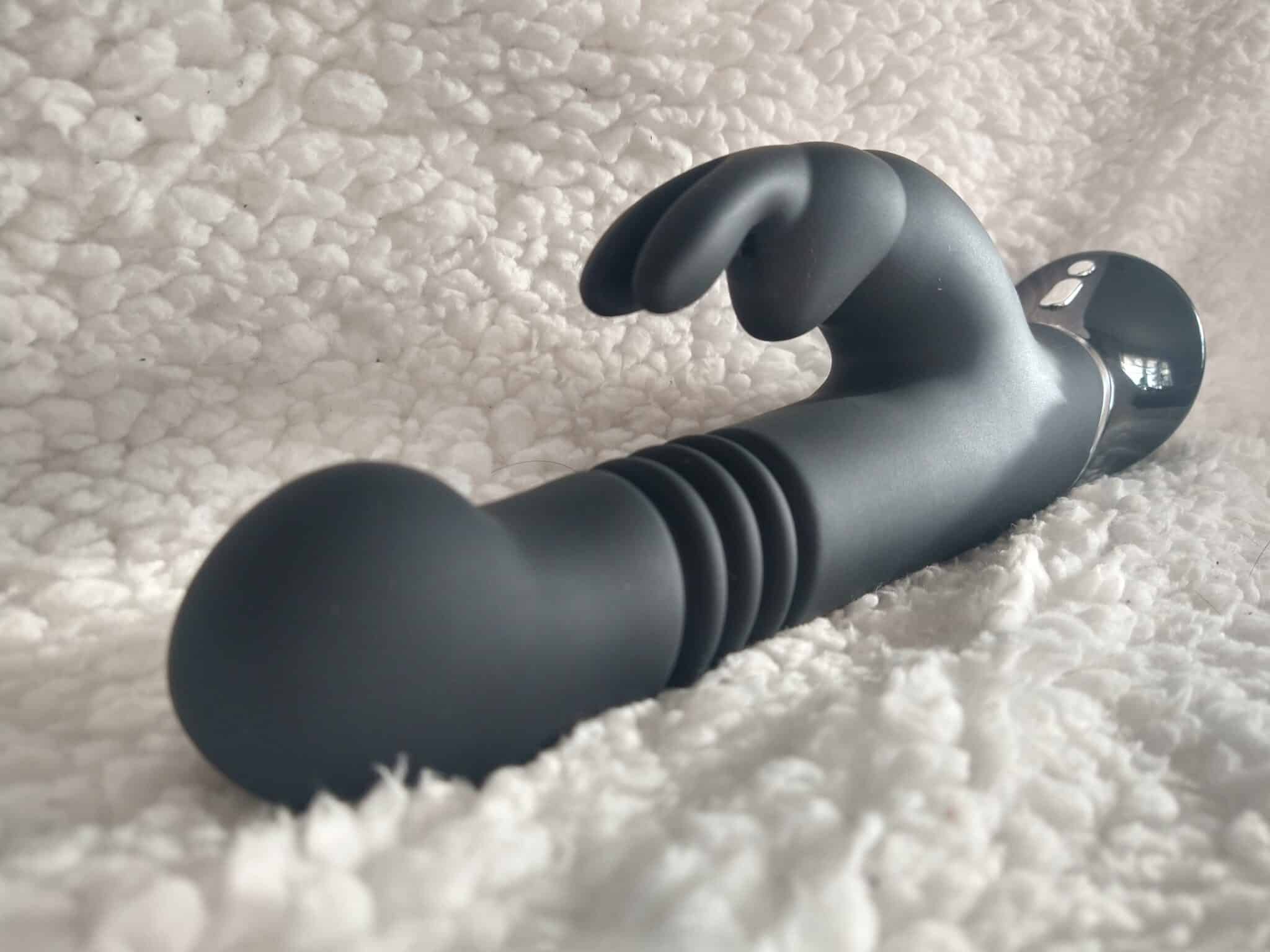 Fifty Shades of Grey Greedy Girl Thrusting Rabbit Vibrator The Design: A Closer Look