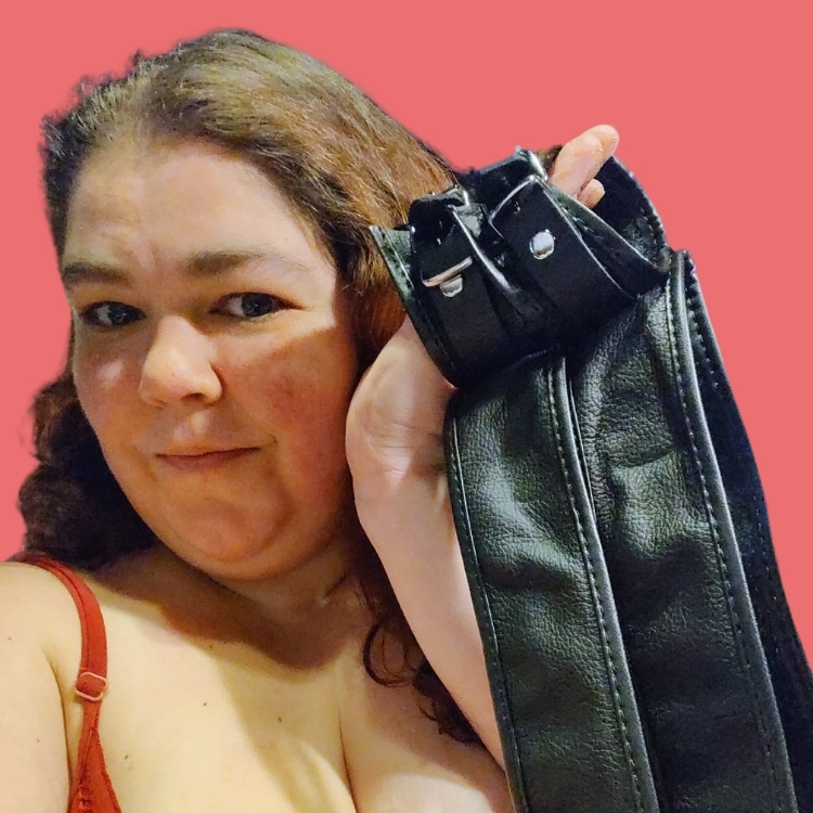 DOMINIX Deluxe Leather Wrist to Thigh Restraints — Test & Review<