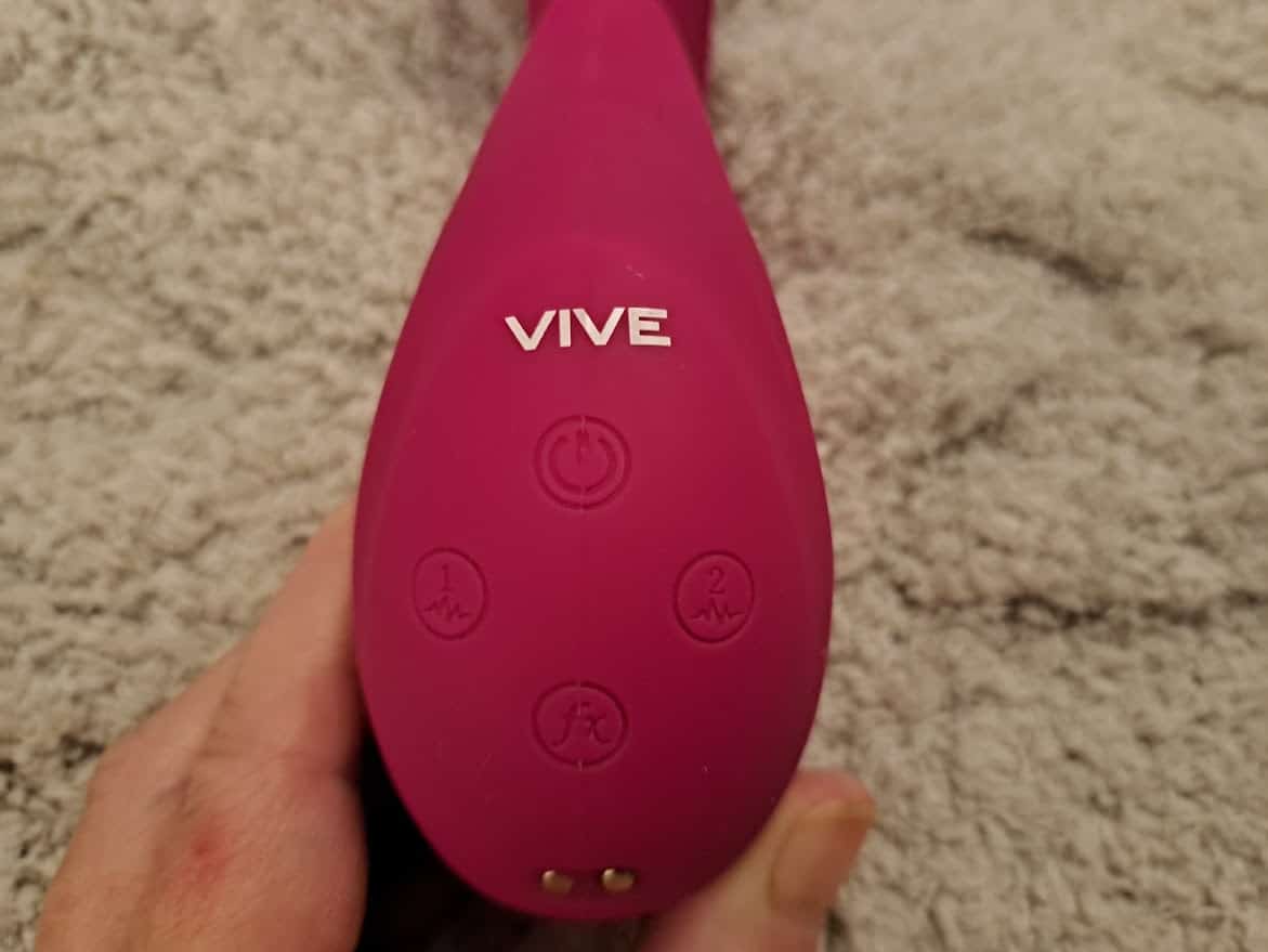 Vive Miki Pulse Wave and Flickering G-Spot Vibrator The Vive Miki Pulse Wave and Flickering G-Spot Vibrator: User Convenience