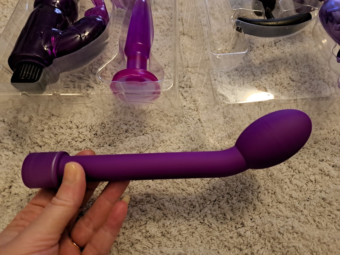 Wild Weekend Couple's Sex Toy Kit. Slide 7