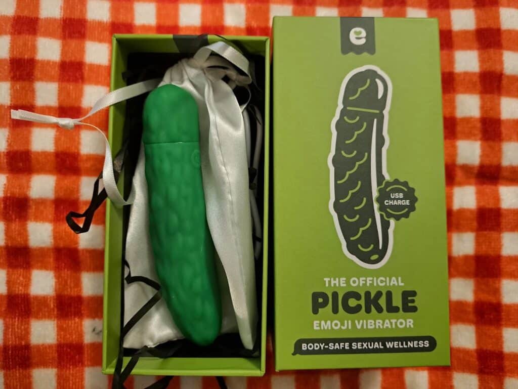 Emojibator Pickle Vibrator - 