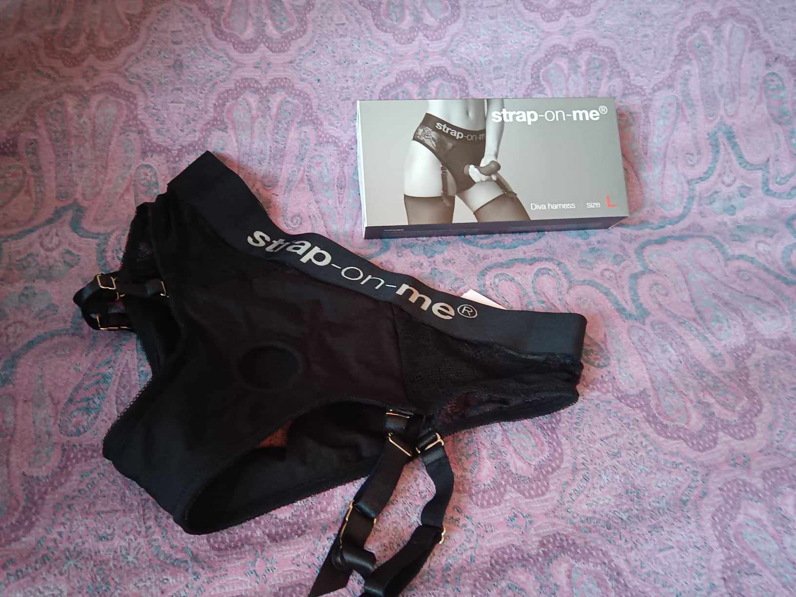 Strap-On-Me Diva Harness The Strap-On-Me Diva Lingerie Harness: Presentation and Packaging