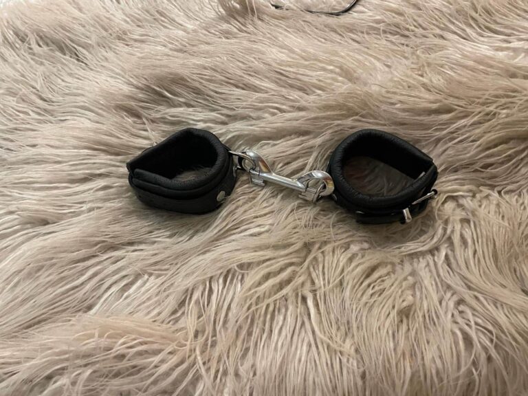 DOMINIX Deluxe Leather Wrist Cuffs -  