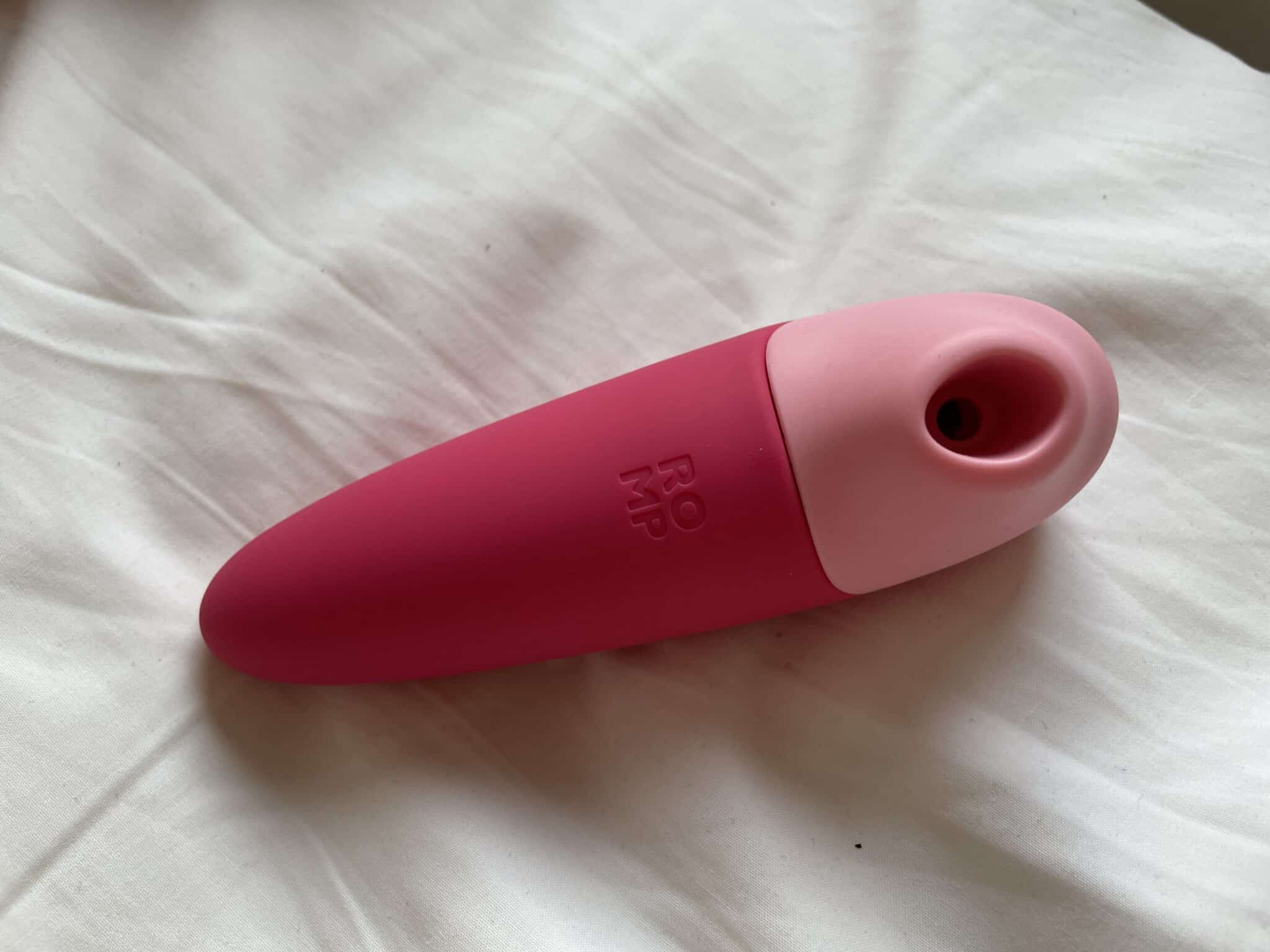 ROMP Shine X Clitoral Suction Stimulator Reviewing the design