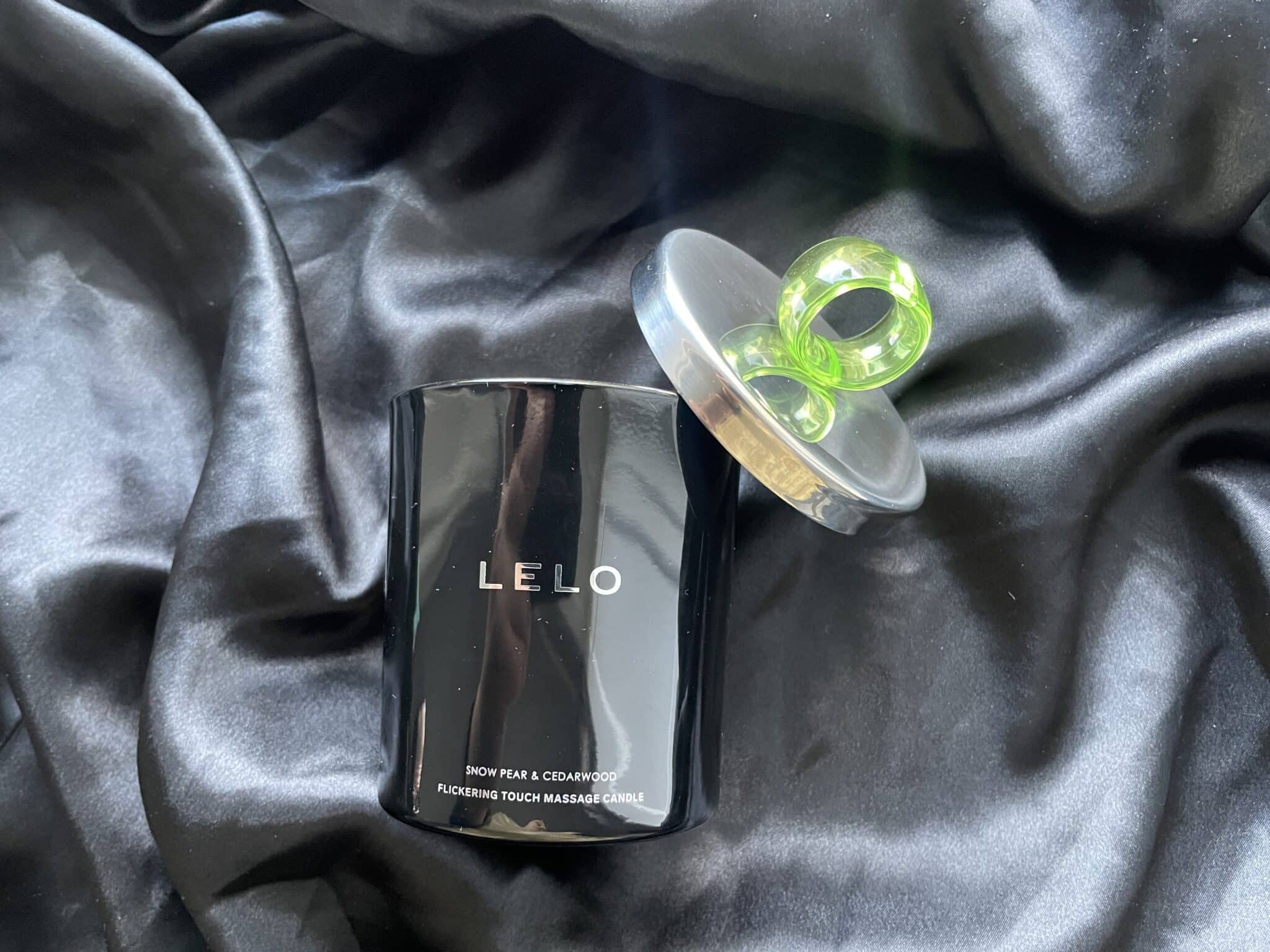LELO Flickering Touch Massage Candle How is the LELO Flickering Touch Massage Candle designed