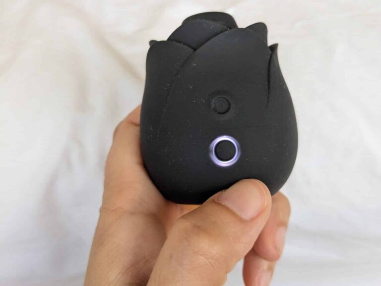 Fifty Shades of Grey Black Rose Suction Stimulator - <