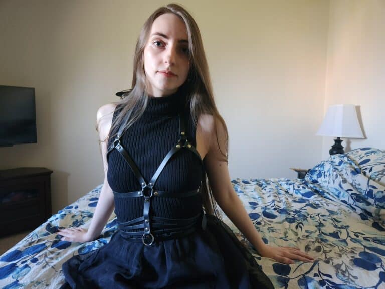 DOMINIX Deluxe Leather Open Cup Harness Bra Review