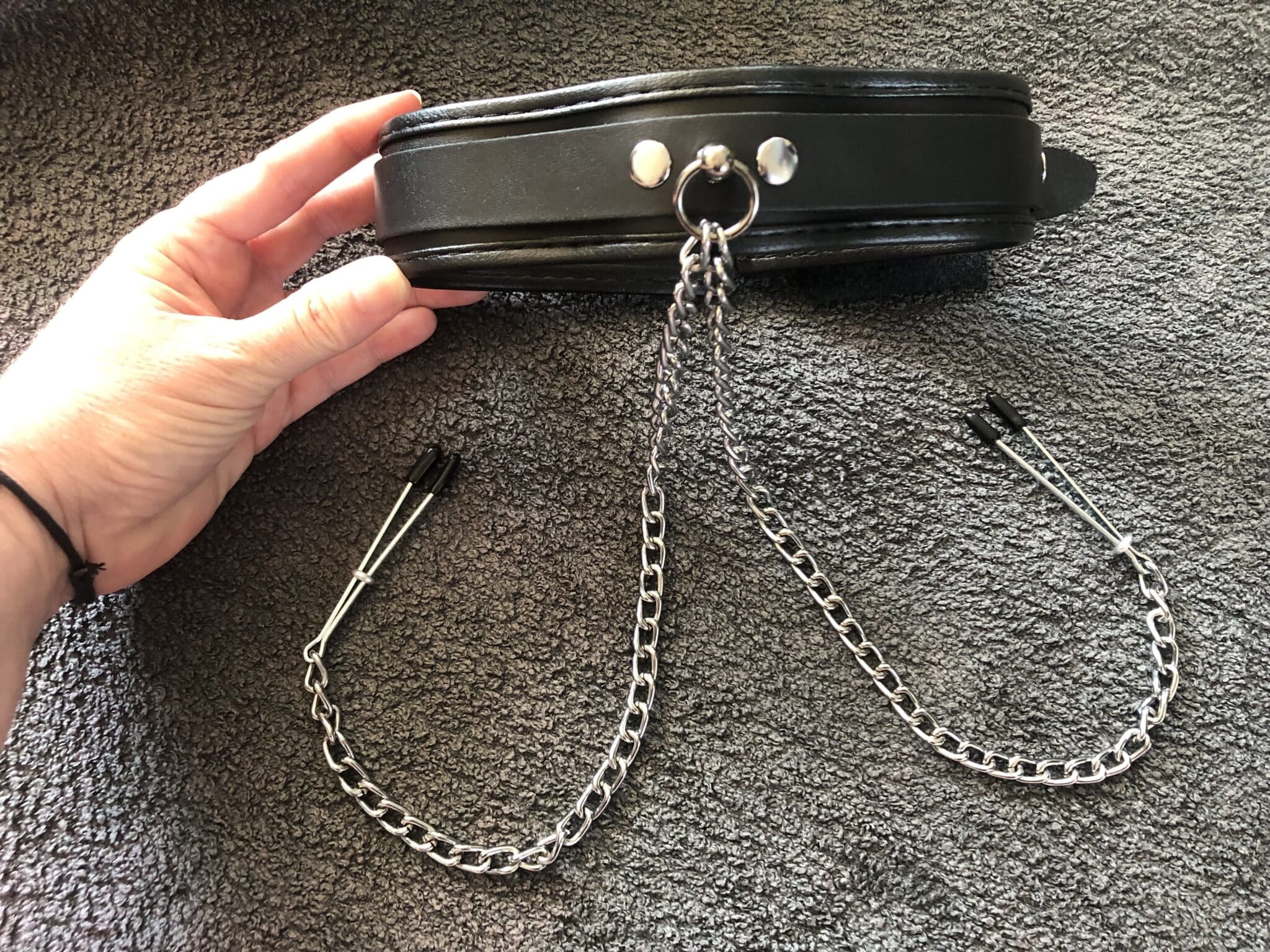 DOMINIX Deluxe Leather Collar with Nipple Clamps Design