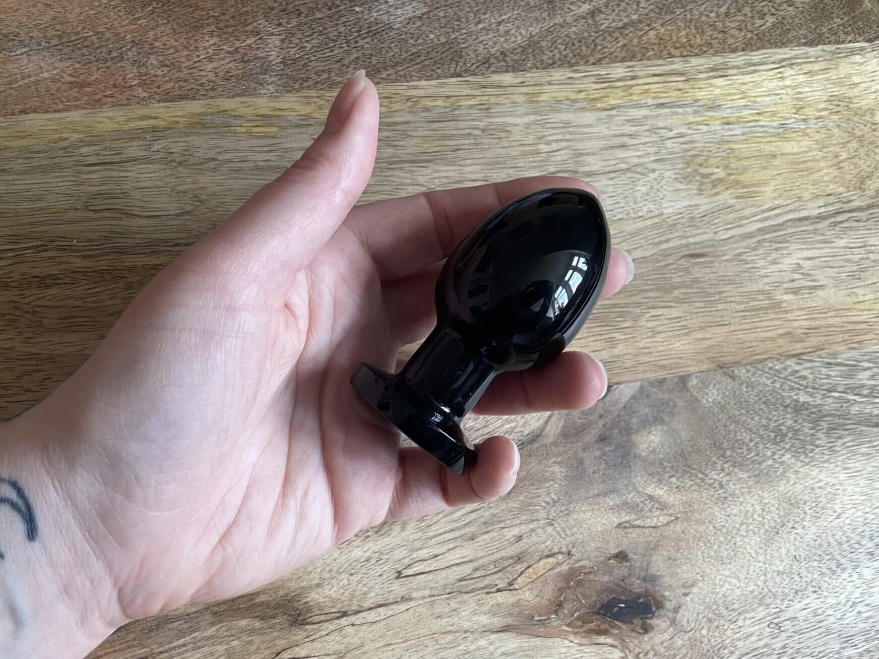 Chakrubs Xaga Root Crystal Butt Plug Review [Tried & Tested]