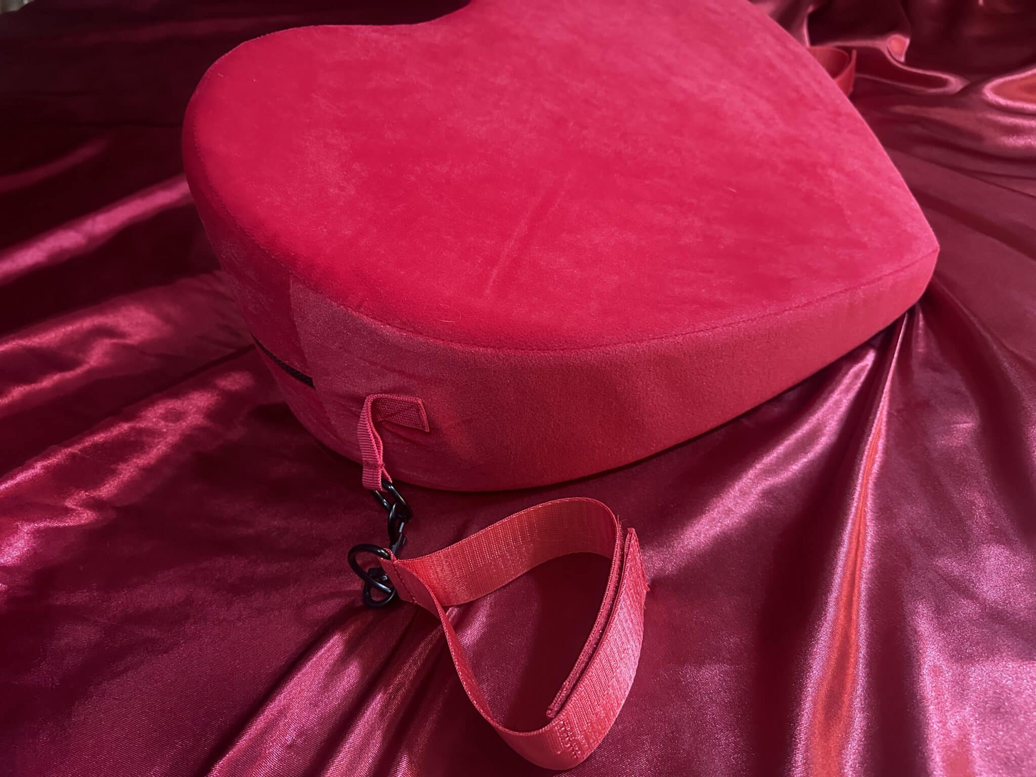 Whipsmart Love Cushion with Restraints. Slide 4