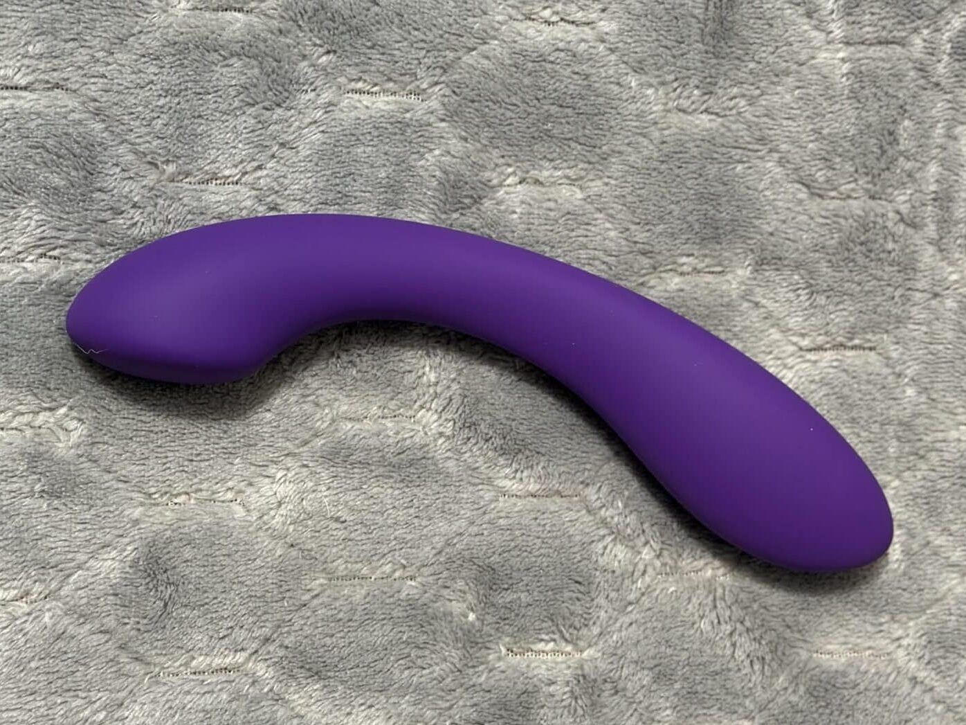 Desire Luxury Weighted Curved Double Ended Dildo. Slide 4