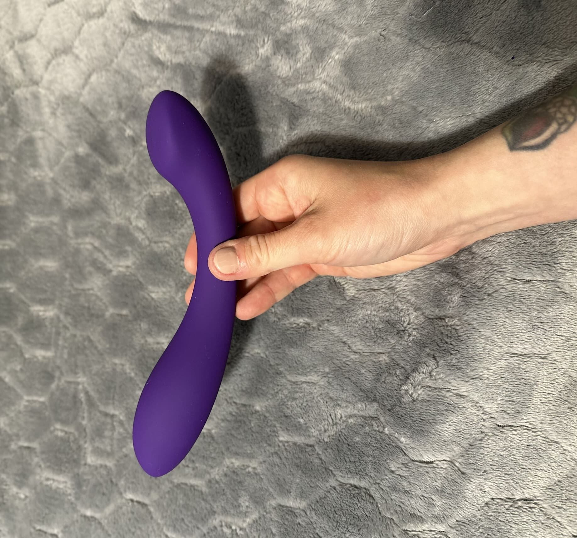 Desire Luxury Weighted Curved Double Ended Dildo. Slide 3