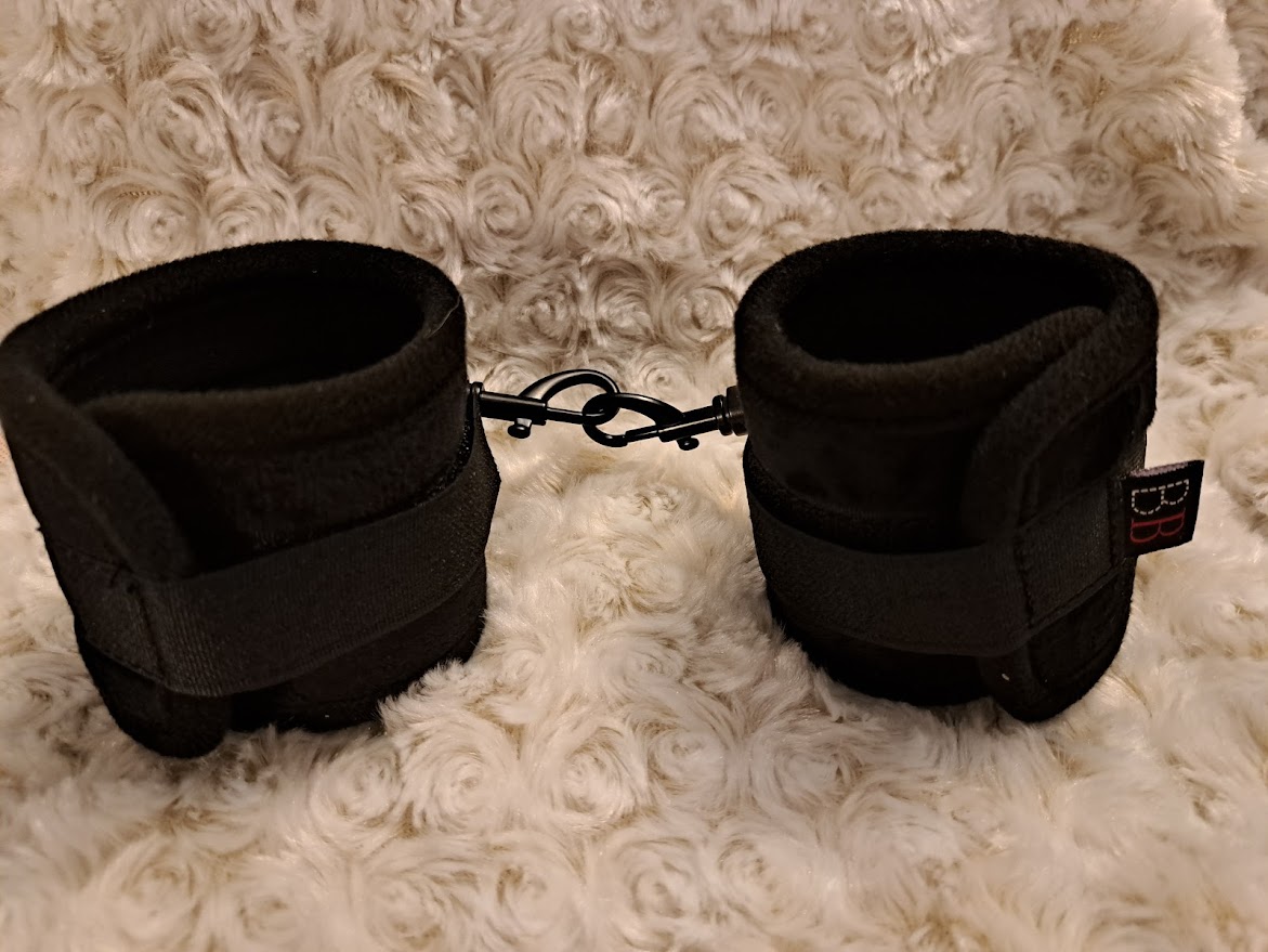 Bondage Boutique Soft Handcuffs . Slide 5