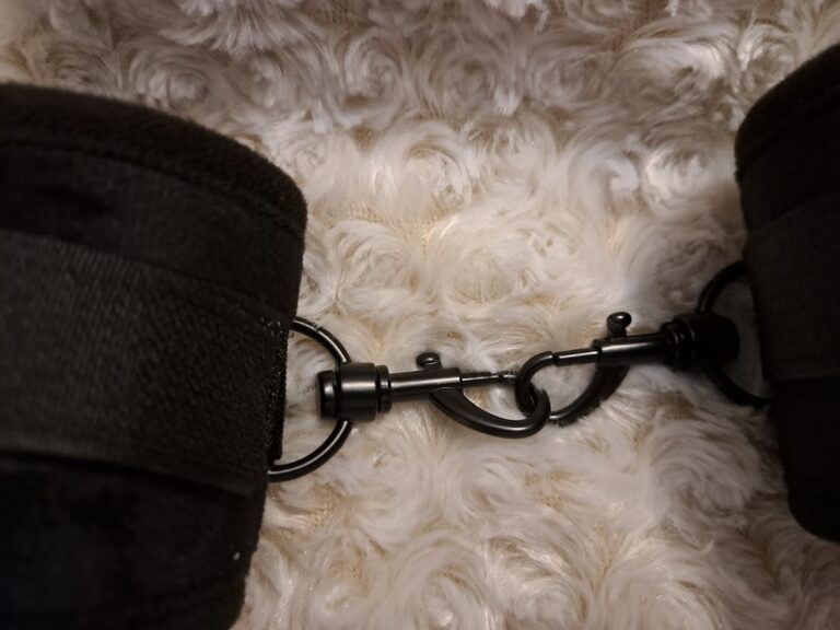 Bondage Boutique Soft Handcuffs  Review