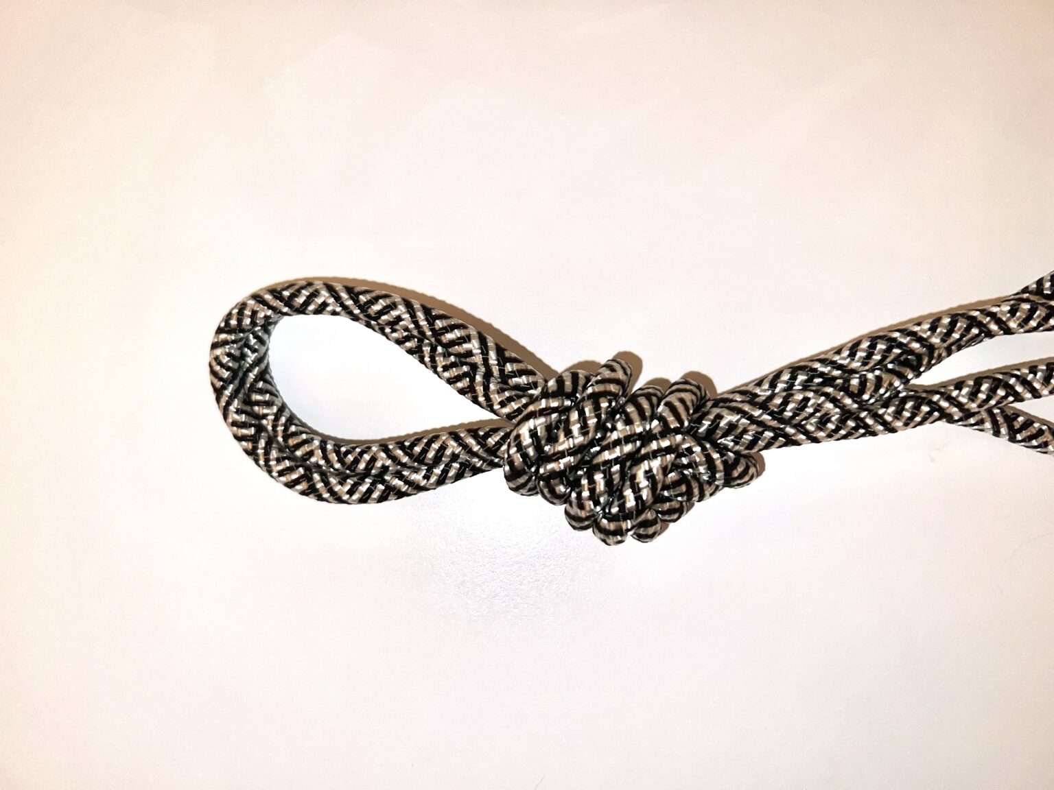 5 Best Bondage Ropes For Shibari [Actually Tested] - Bedbible.com