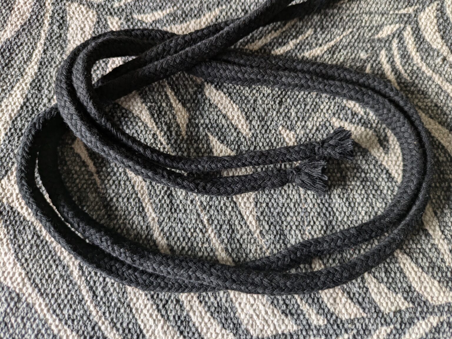 5 Best Bondage Ropes For Shibari [Actually Tested] - Bedbible.com