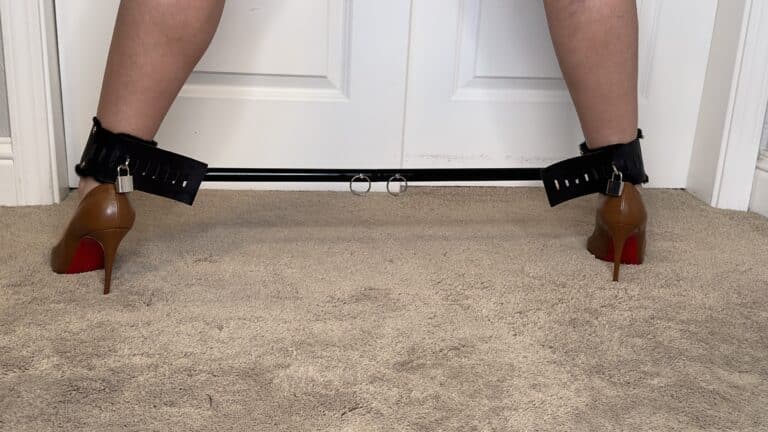 Bondage Boutique Expandable Spreader Bar w. Cuffs Review