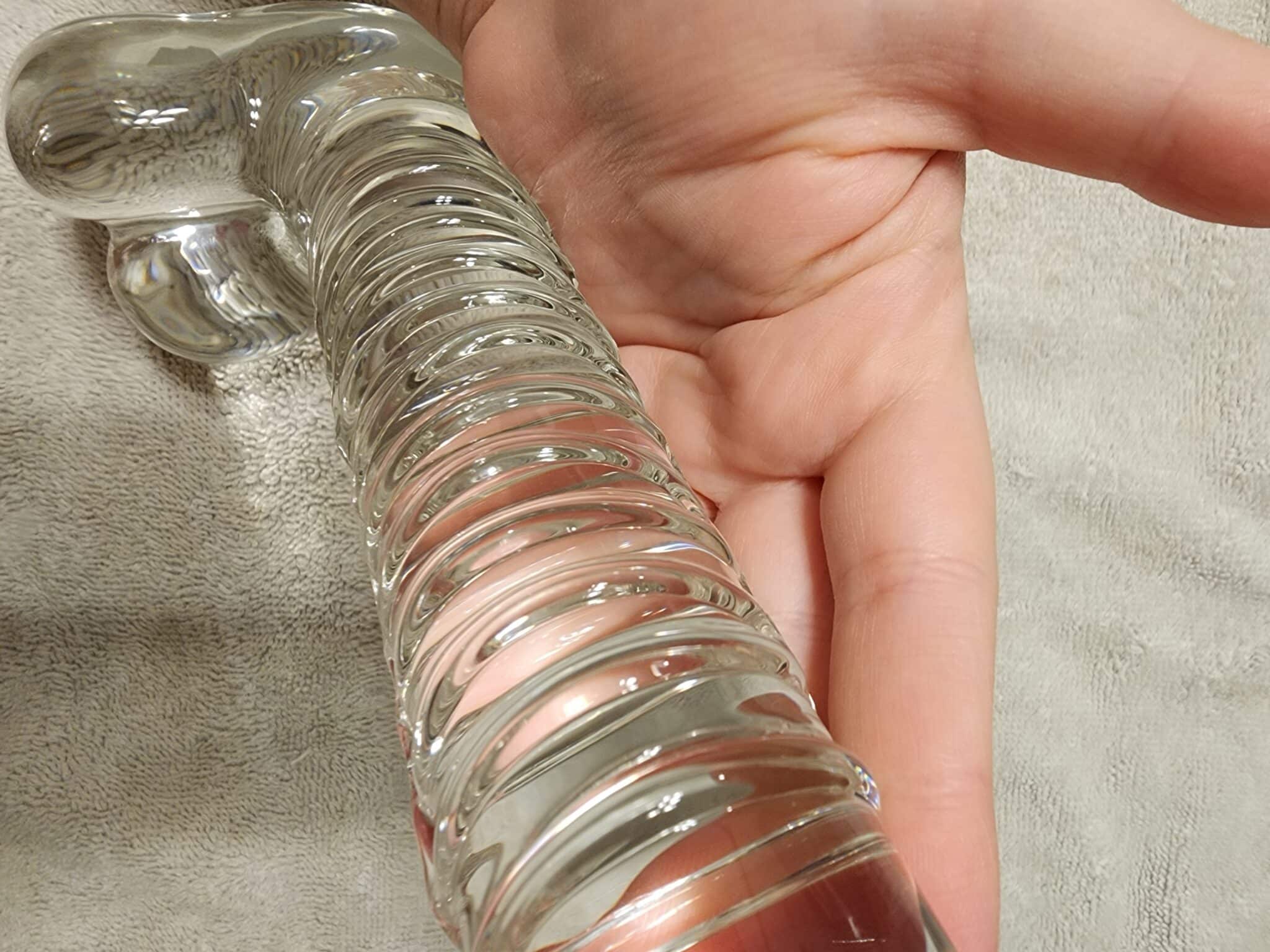 Glas 8" Realistic Ribbed Glass Dildo. Slide 4