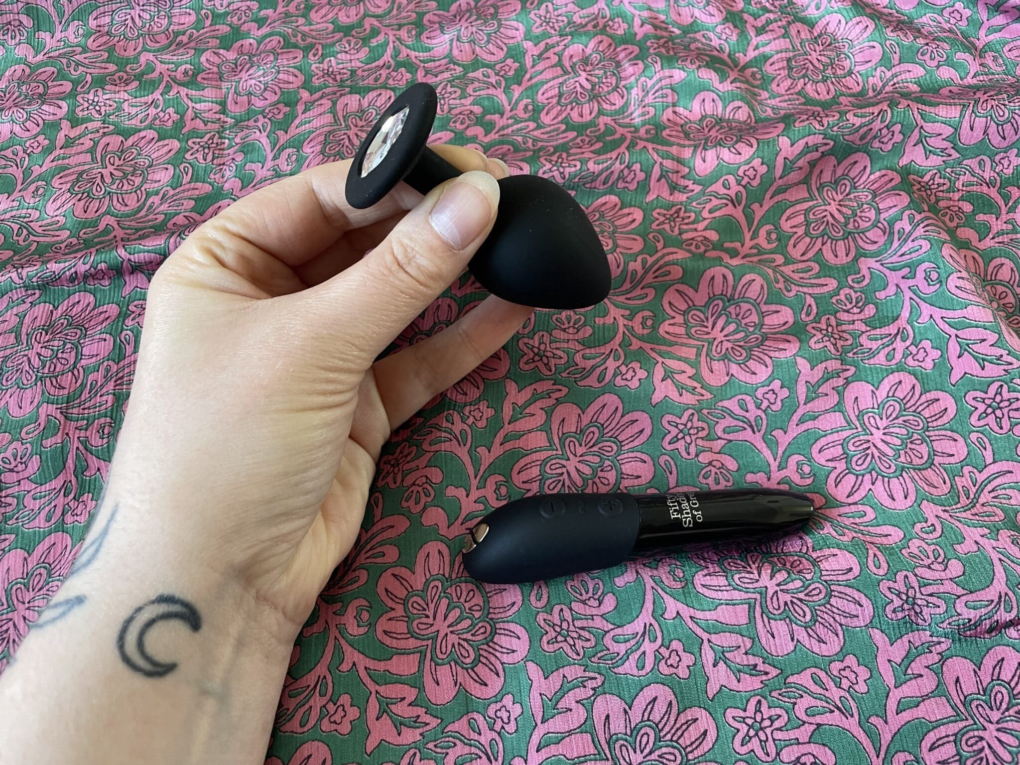 Fifty Shades of Grey X We-Vibe Come to Bed Couple’s Kit Review