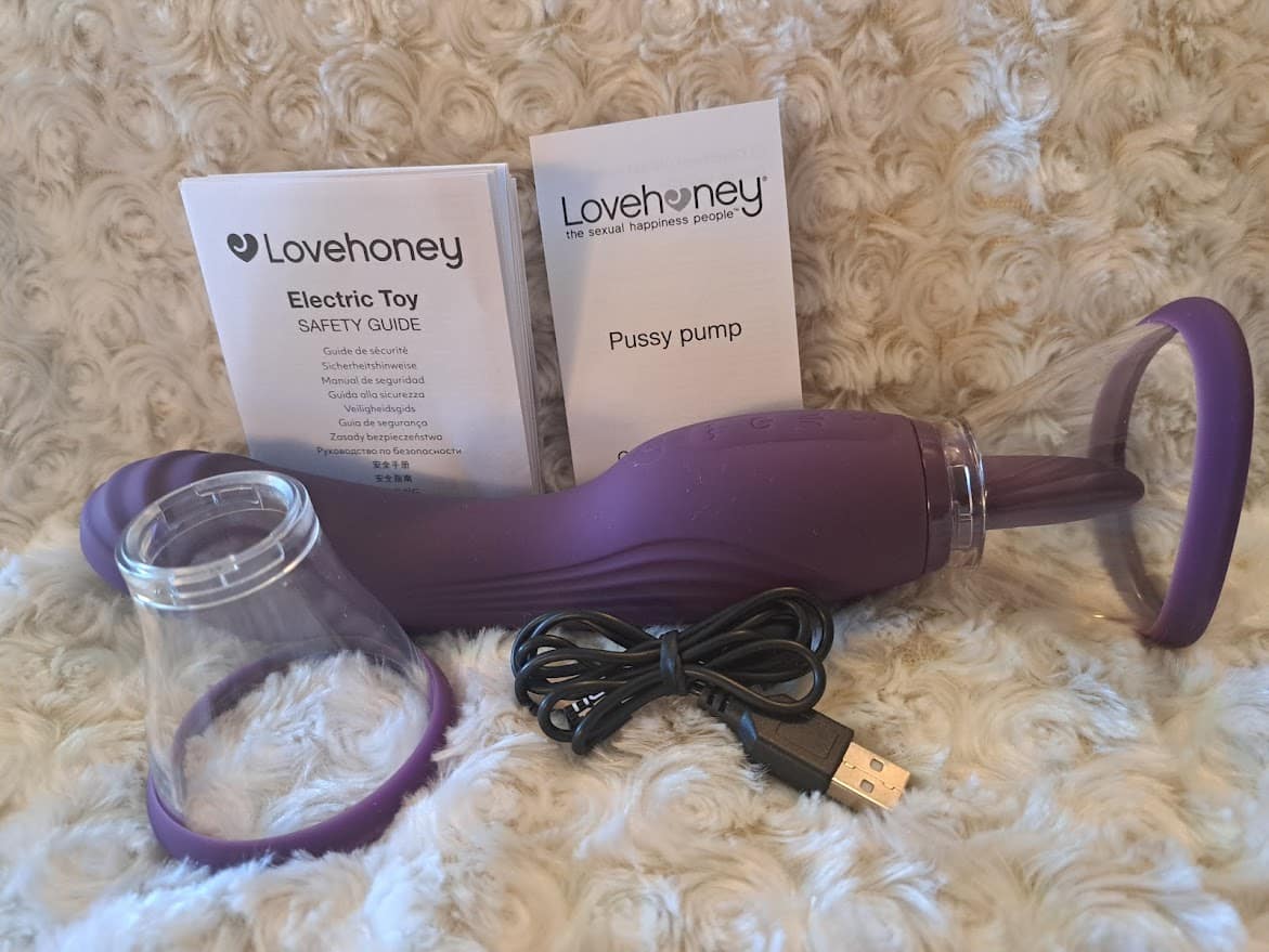 Lick Me Pussy Pump with Tongue Vibrator Price