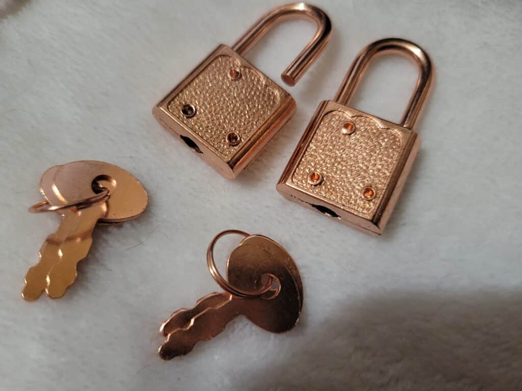 Sex and Mischief Brat Locking Cuffs - 