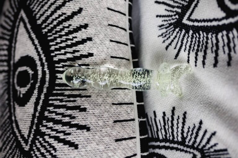 Lovehoney Sensual Glass Glow-in-the-Dark Dildo - 